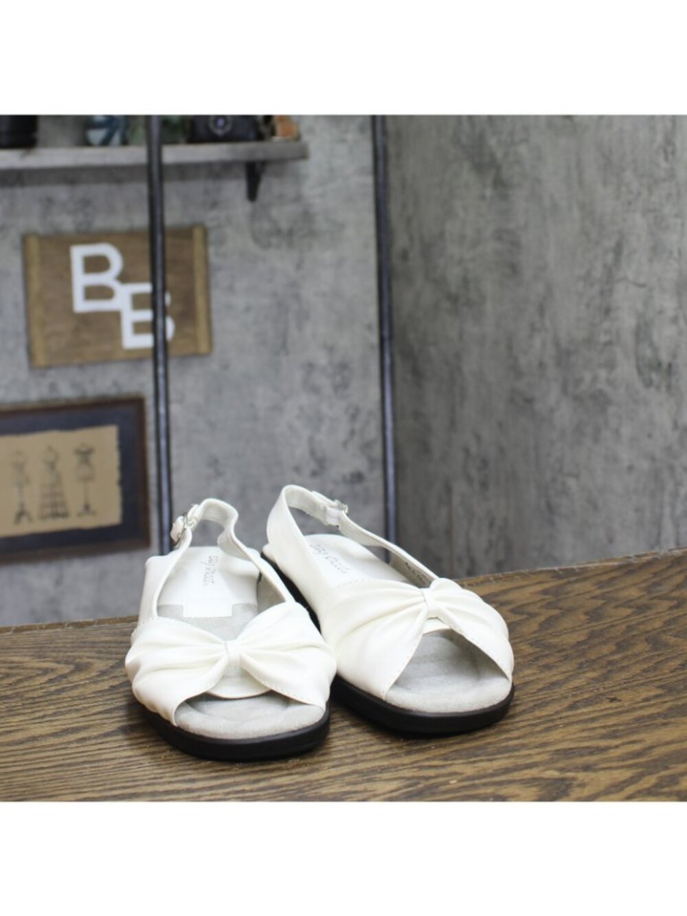 Easy Street Womens Low Block Heel Open Toe Fantasia Dress Sandals White 9W - Picture 3 of 10